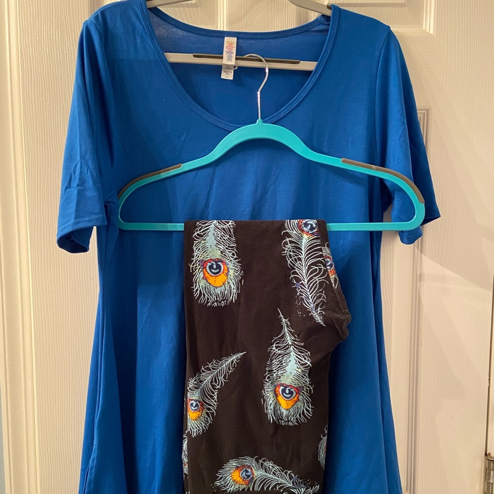 Gently used Lularoe Perfect T & Feather leggings